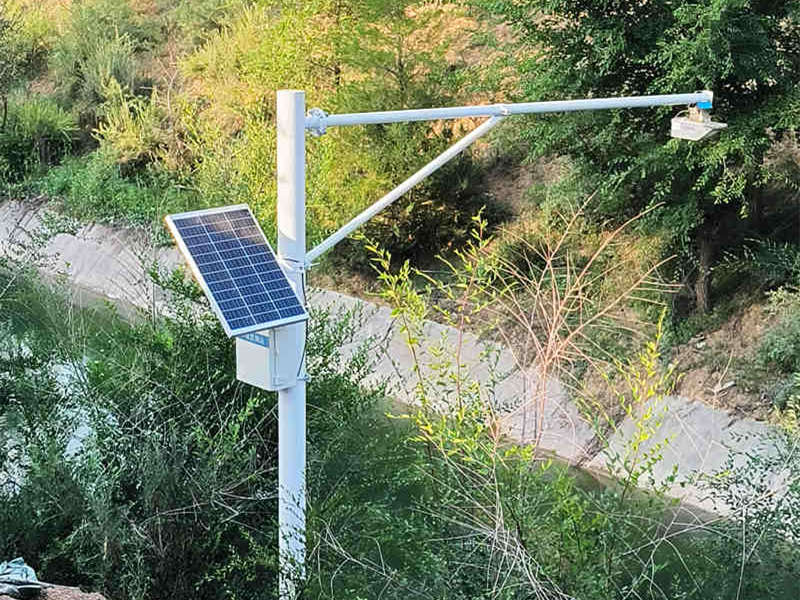 水位監(jiān)測(cè)站在內(nèi)蒙古完成安裝